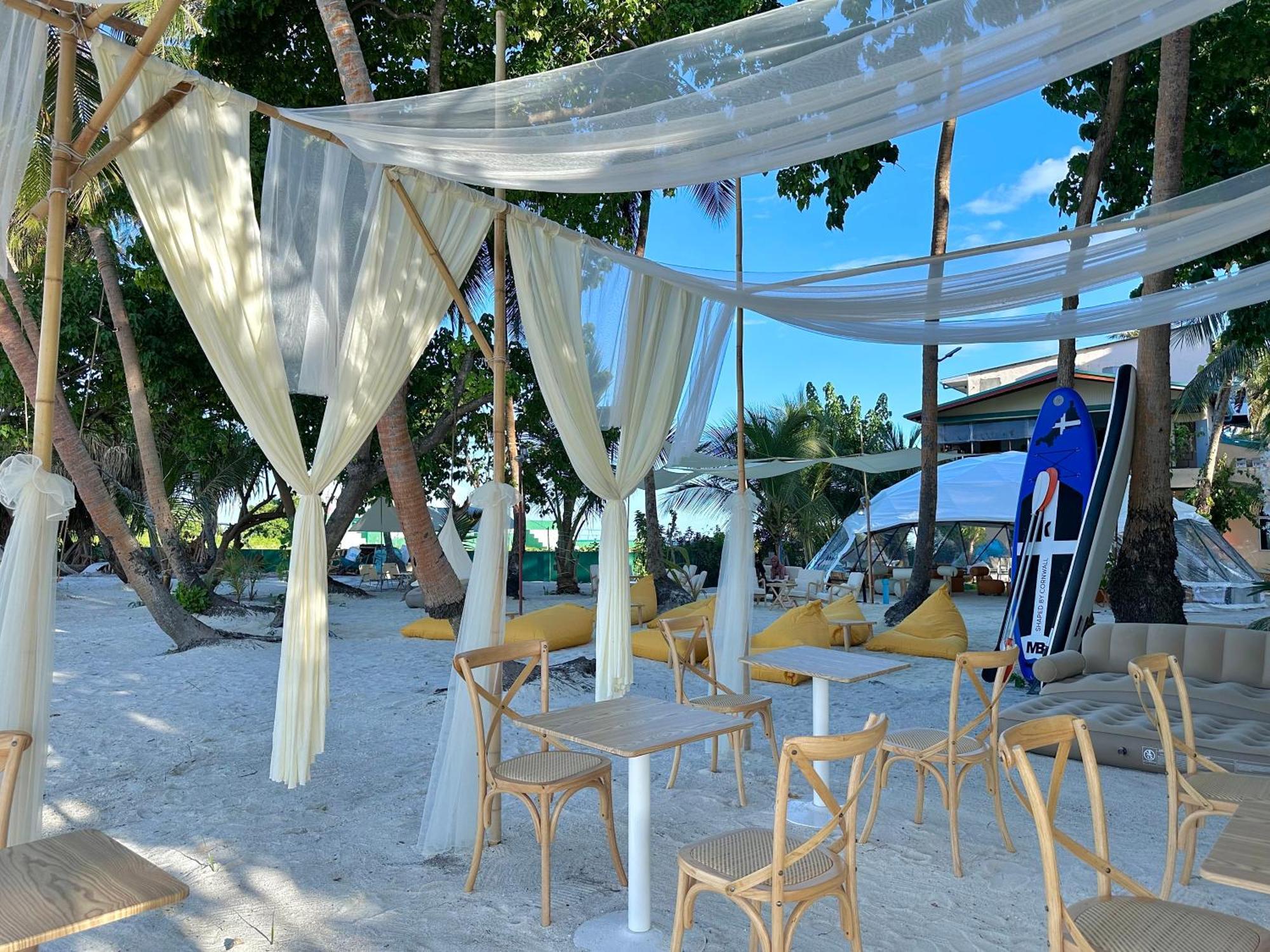 Hotel Galaxy Sunrise Sea View à Fulidhoo Extérieur photo