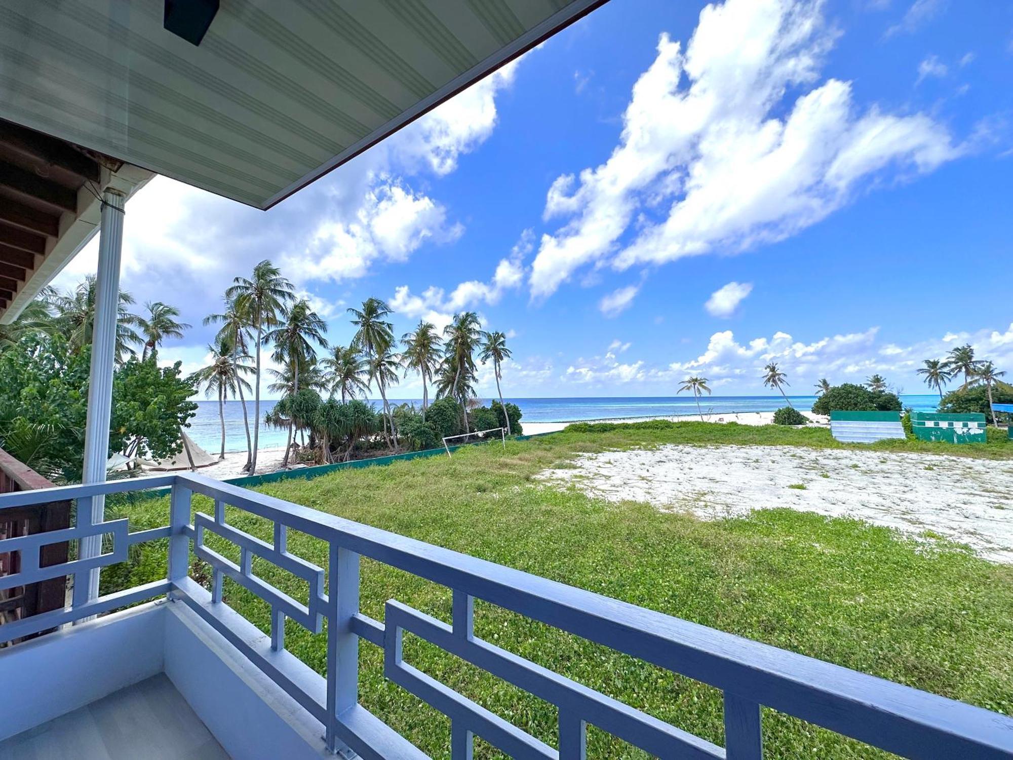 Hotel Galaxy Sunrise Sea View à Fulidhoo Extérieur photo