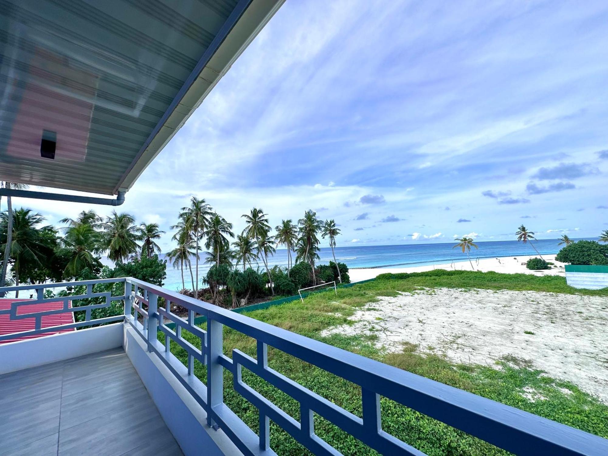 Hotel Galaxy Sunrise Sea View à Fulidhoo Extérieur photo